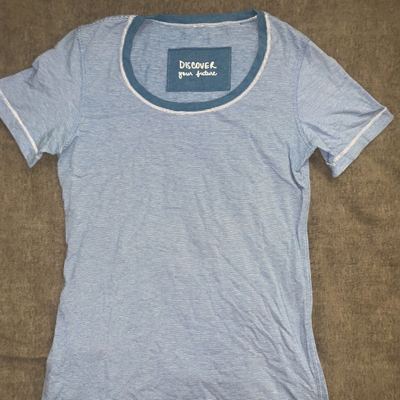 Old LuluLemon Women's Tee - Picture 1 of 2